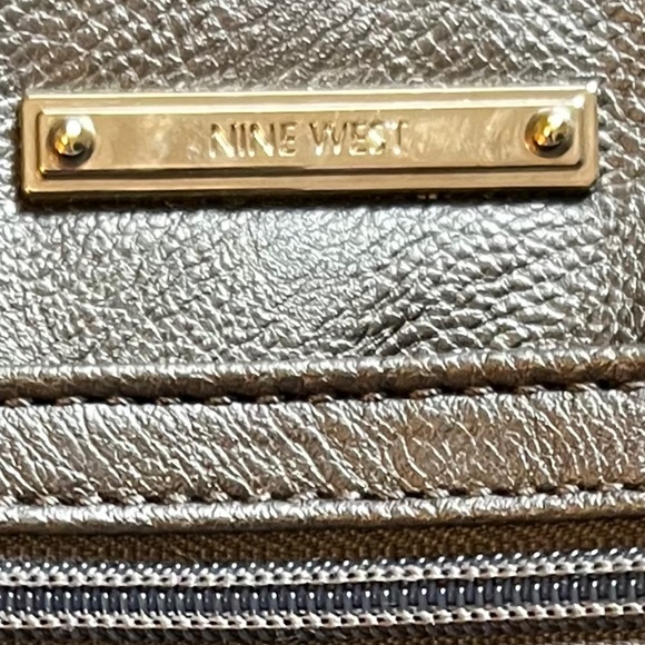 Nine West Silver Grey Crossbody Handbag Purse - Picture 6 of 6